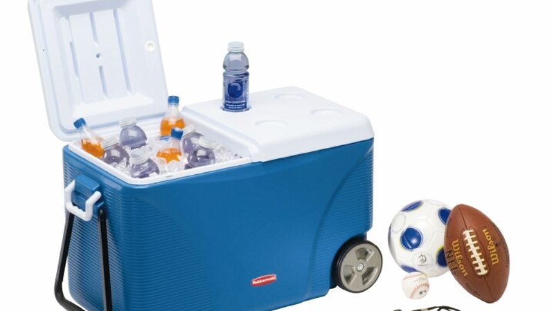 An open cooler packed for a trip