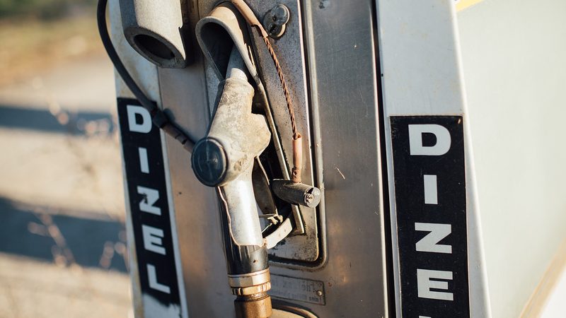 A fuel hose in a hand, the same idea as a cord you should not coil under load