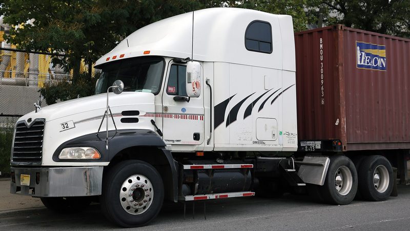 A Mack Vision truck with a sleeper cab